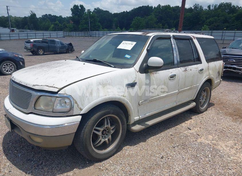 Photo 2 of 2000 Ford Expedition EDDIE BAUER (VIN 1FMEU17L3YLB95565)