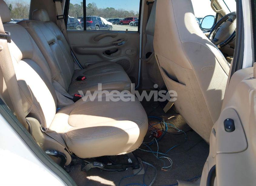 Photo 8 of 2002 Ford Expedition EDDIE BAUER (VIN 1FMEU17L42LA29739)