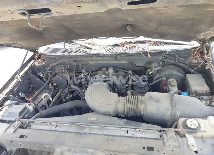 Photo 10 of 2002 Ford Expedition EDDIE BAUER (VIN 1FMEU17W32LA67991)