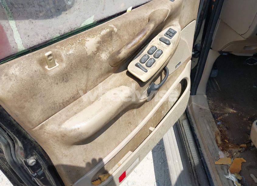 Photo 13 of 2002 Ford Expedition EDDIE BAUER (VIN 1FMEU17W32LA67991)