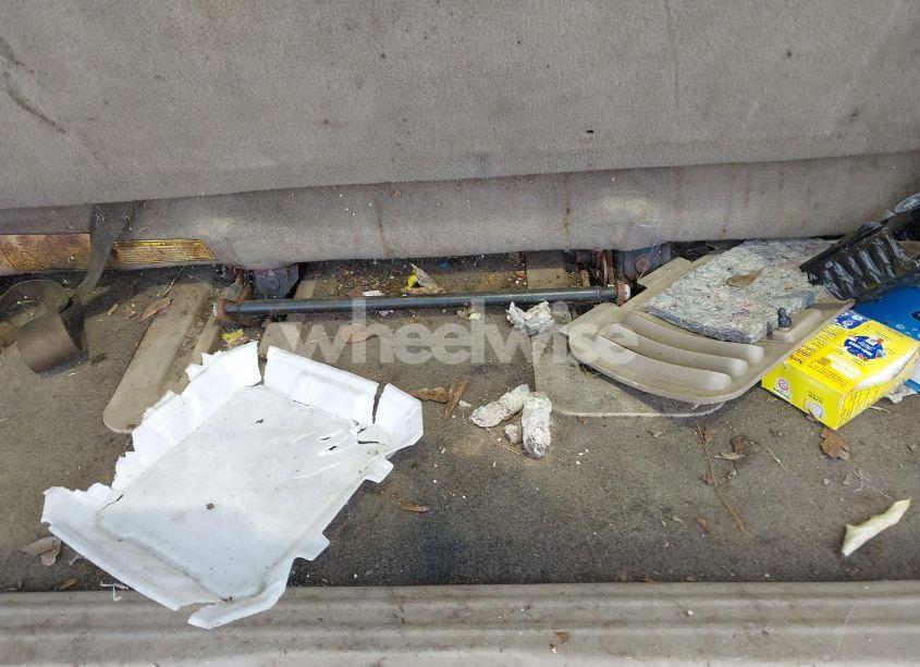 Photo 6 of 2002 Ford Expedition EDDIE BAUER (VIN 1FMEU17W32LA67991)