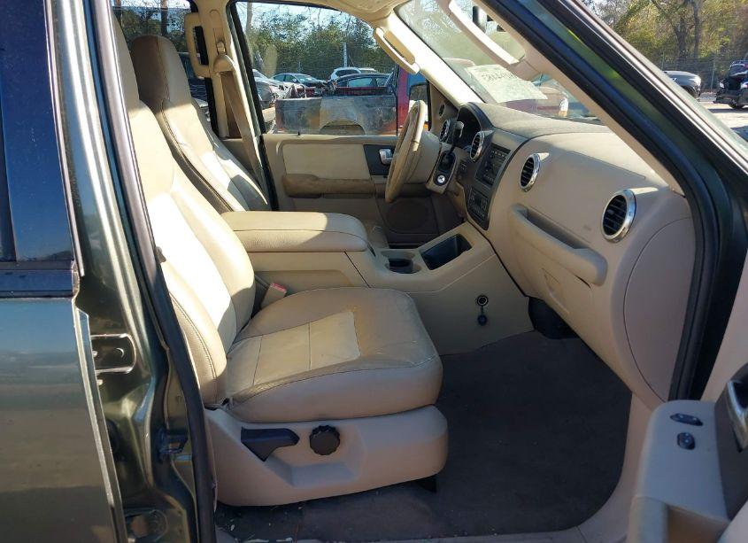 Photo 5 of 2004 Ford Expedition EDDIE BAUER (VIN 1FMEU17W74LA15055)