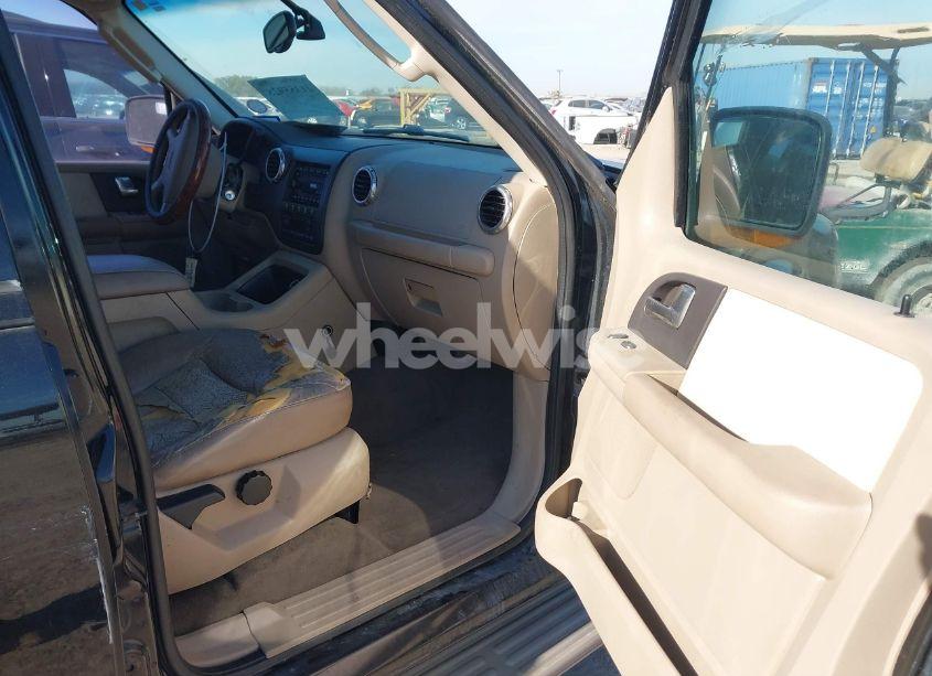 Photo 5 of 2003 Ford Expedition EDDIE BAUER (VIN 1FMEU17W83LC17028)