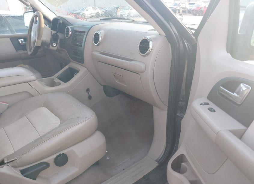 Photo 5 of 2004 Ford Expedition EDDIE BAUER (VIN 1FMEU17W94LB65992)