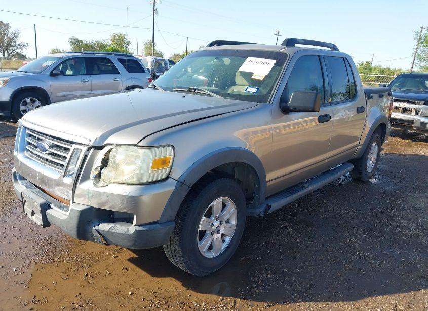 Photo 2 of 2008 Ford Explorer SPORT TRAC XLT (VIN 1FMEU31E38UB26200)