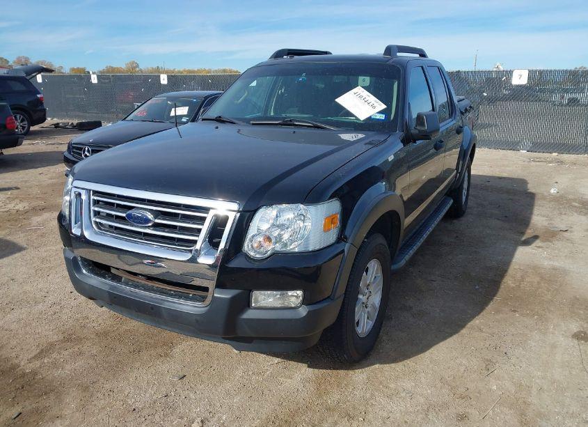 Photo 2 of 2009 Ford Explorer SPORT TRAC XLT (VIN 1FMEU31E69UA44270)