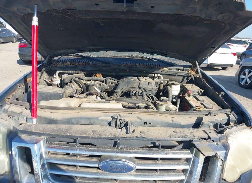 Photo 10 of 2008 Ford Explorer SPORT TRAC XLT (VIN 1FMEU31EX8UA17944)