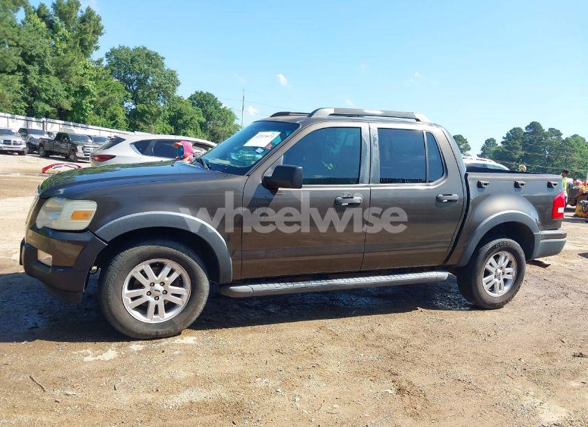 Photo 15 of 2008 Ford Explorer SPORT TRAC XLT (VIN 1FMEU31EX8UB31443)