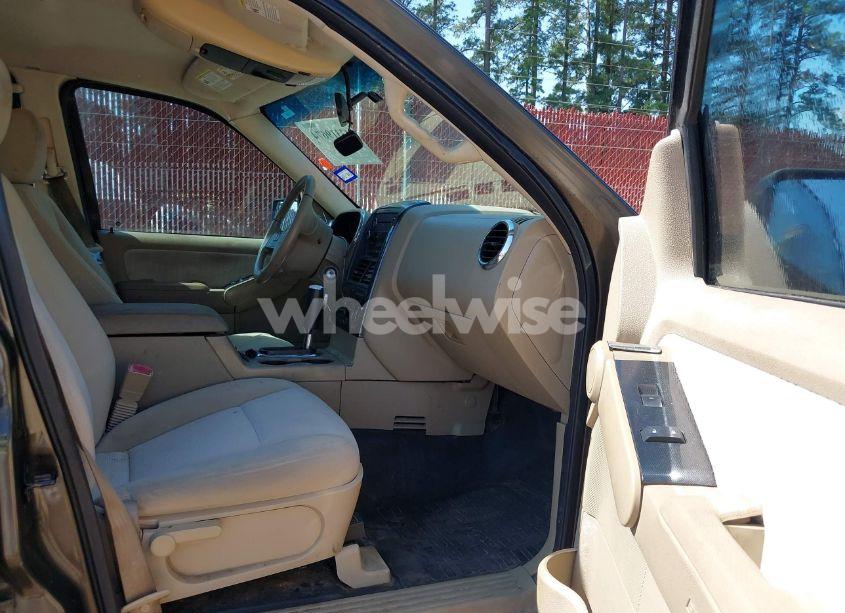 Photo 5 of 2008 Ford Explorer SPORT TRAC XLT (VIN 1FMEU31EX8UB31443)