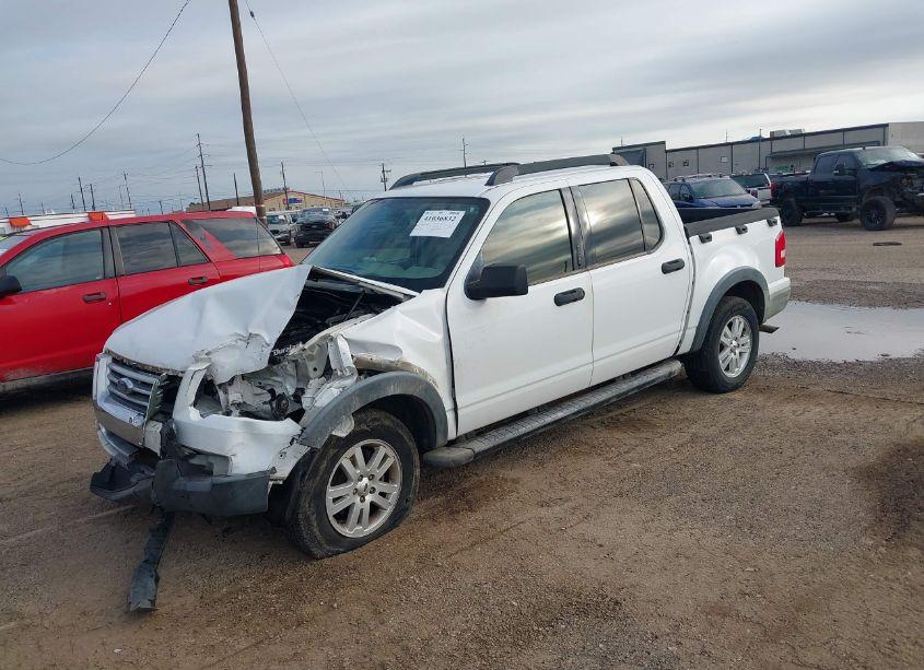 Photo 2 of 2007 Ford Explorer SPORT TRAC XLT (VIN 1FMEU31K27UB63176)