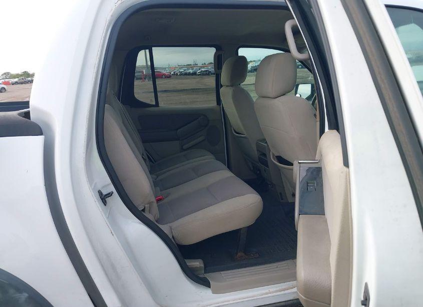 Photo 8 of 2007 Ford Explorer SPORT TRAC XLT (VIN 1FMEU31K27UB63176)