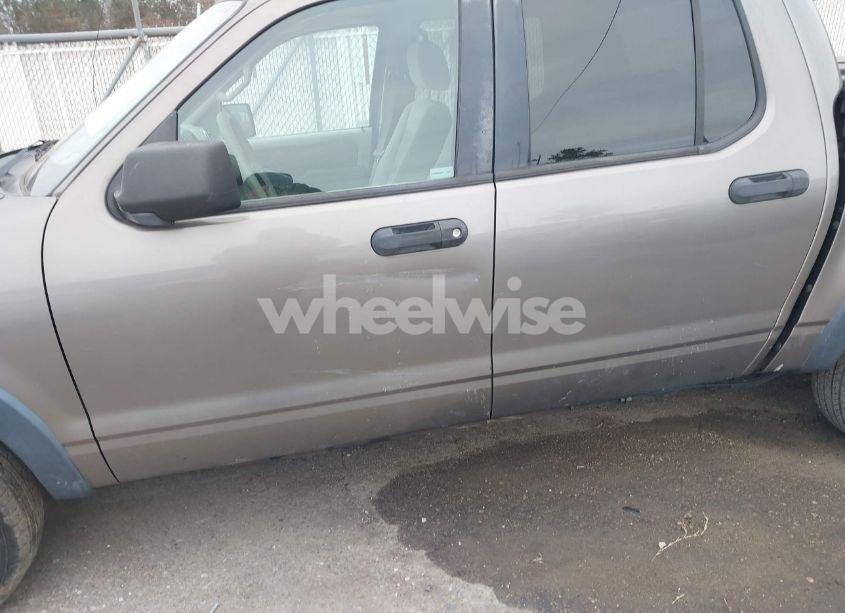 Photo 6 of 2007 Ford Explorer SPORT TRAC XLT (VIN 1FMEU31K47UA05048)