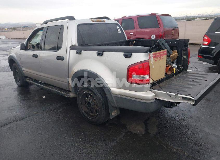Photo 3 of 2007 Ford Explorer SPORT TRAC XLT (VIN 1FMEU31K67UB83561)