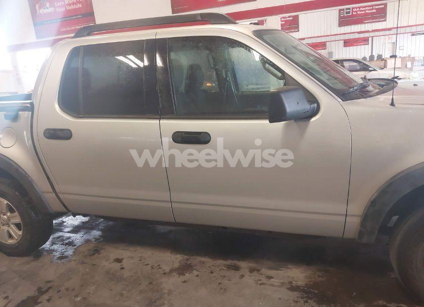 Photo 13 of 2010 Ford Explorer SPORT TRAC XLT (VIN 1FMEU3BE2AUF05872)