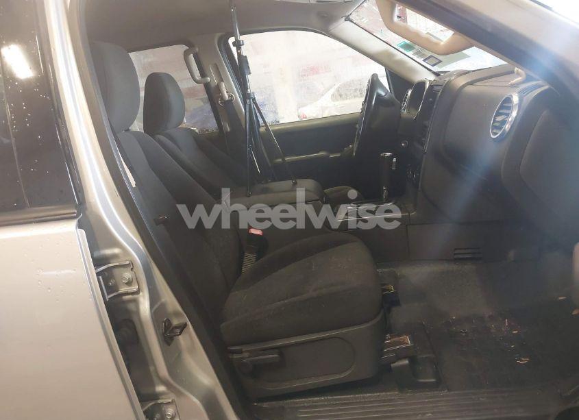 Photo 5 of 2010 Ford Explorer SPORT TRAC XLT (VIN 1FMEU3BE2AUF05872)