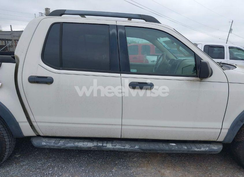 Photo 13 of 2010 Ford Explorer SPORT TRAC XLT (VIN 1FMEU3BE3AUA02528)