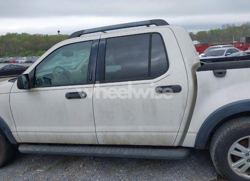 Photo 14 of 2010 Ford Explorer SPORT TRAC XLT (VIN 1FMEU3BE3AUA02528)