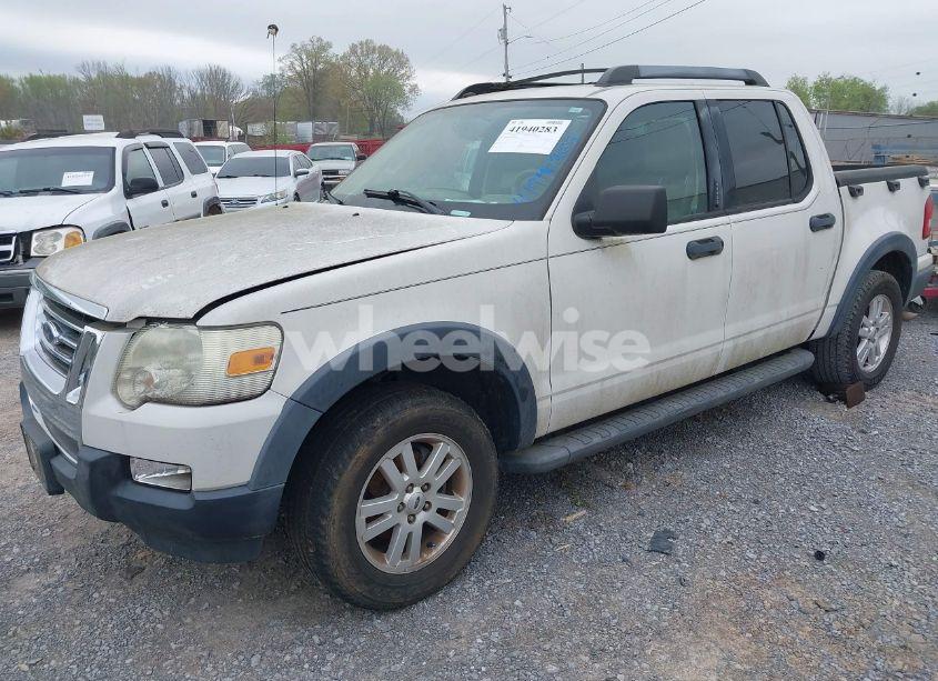 Photo 2 of 2010 Ford Explorer SPORT TRAC XLT (VIN 1FMEU3BE3AUA02528)