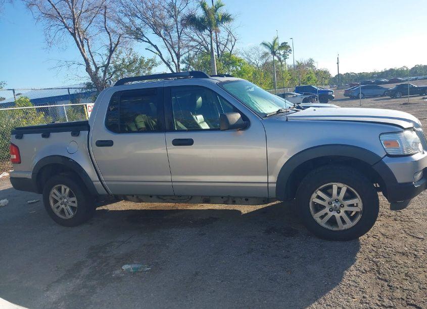 Photo 13 of 2010 Ford Explorer SPORT TRAC XLT (VIN 1FMEU3BE5AUA00179)