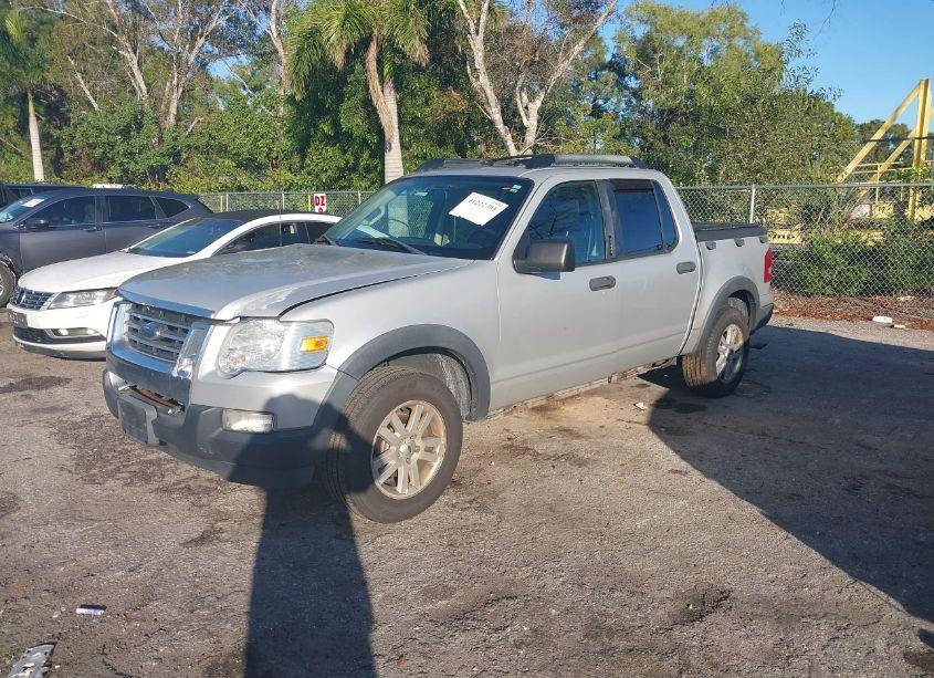 Photo 2 of 2010 Ford Explorer SPORT TRAC XLT (VIN 1FMEU3BE5AUA00179)