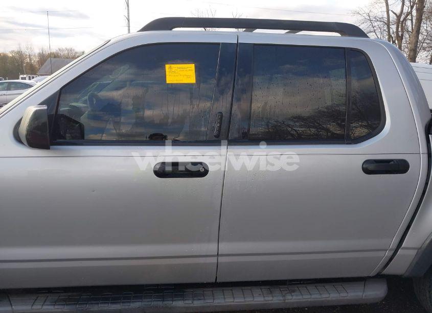 Photo 14 of 2010 Ford Explorer SPORT TRAC XLT (VIN 1FMEU3BE6AUA16374)