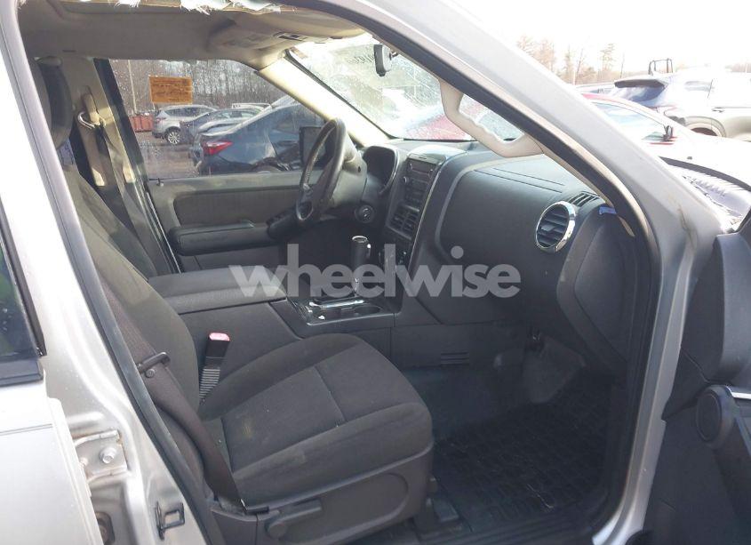 Photo 5 of 2010 Ford Explorer SPORT TRAC XLT (VIN 1FMEU3BE6AUA16374)