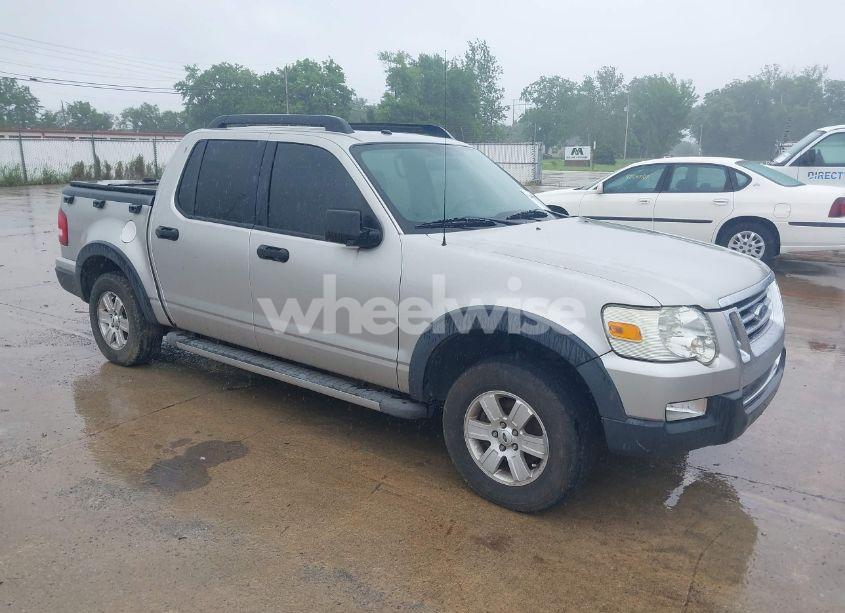 2008 Ford Explorer SPORT TRAC XLT (VIN 1FMEU51EX8UA20094) main photo