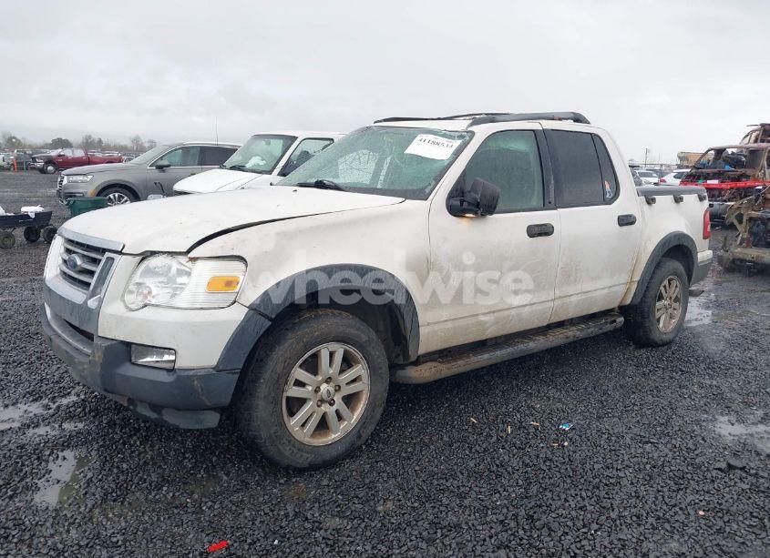 Photo 2 of 2010 Ford Explorer SPORT TRAC XLT (VIN 1FMEU5BE4AUA21360)