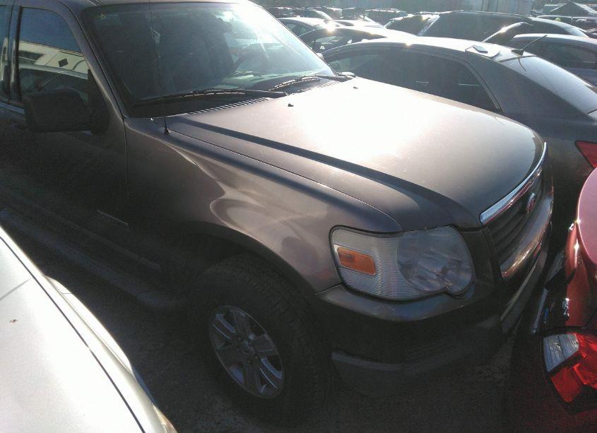 2006 Ford Explorer XLS (VIN 1FMEU62E16UA16985) main photo