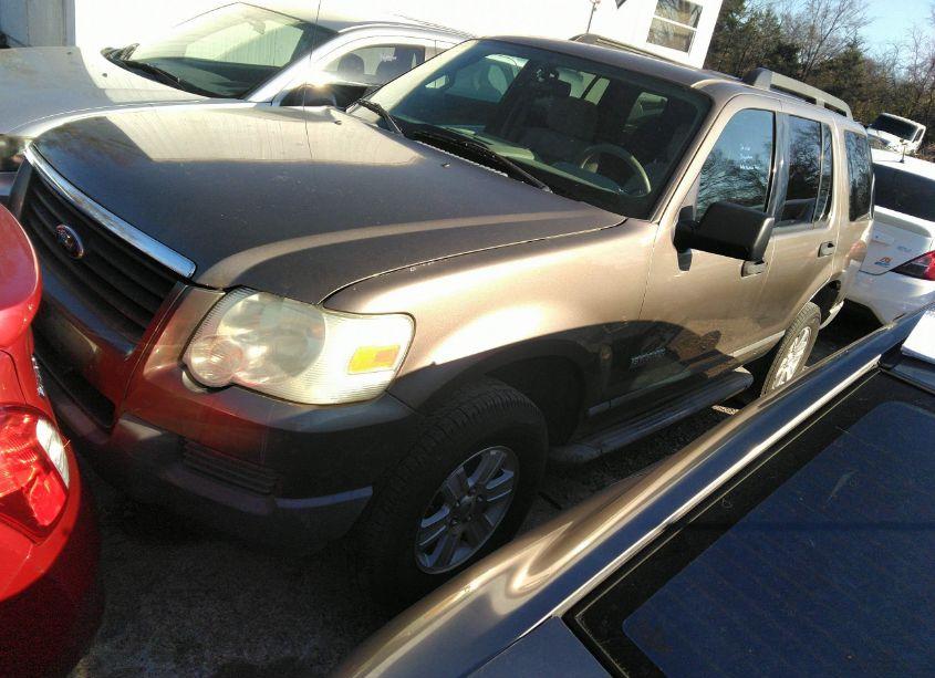 Photo 2 of 2006 Ford Explorer XLS (VIN 1FMEU62E16UA16985)