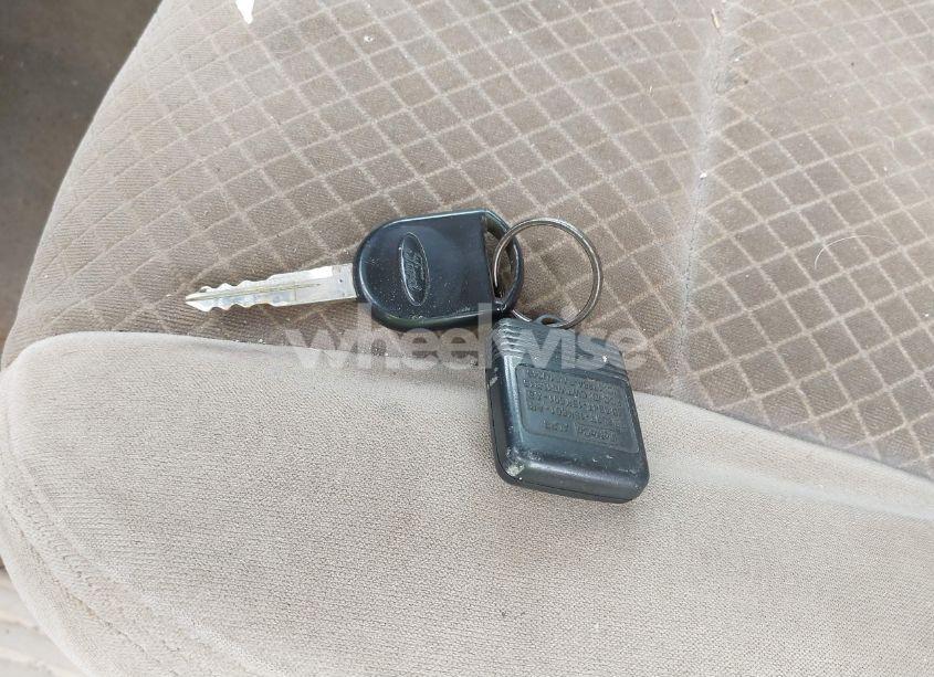 Photo 11 of 2006 Ford Explorer XLS (VIN 1FMEU62E26UA00830)