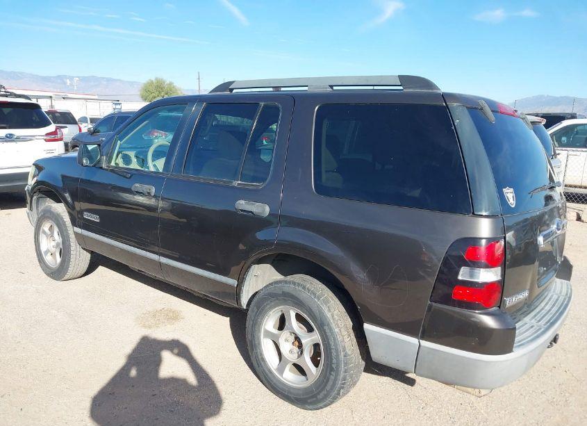 Photo 3 of 2006 Ford Explorer XLS (VIN 1FMEU62E26UA66441)