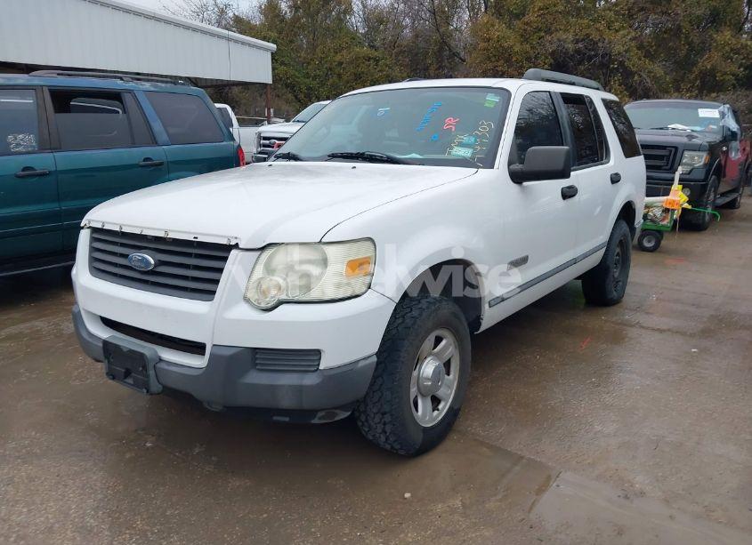 Photo 2 of 2006 Ford Explorer XLS (VIN 1FMEU62E46UA49303)