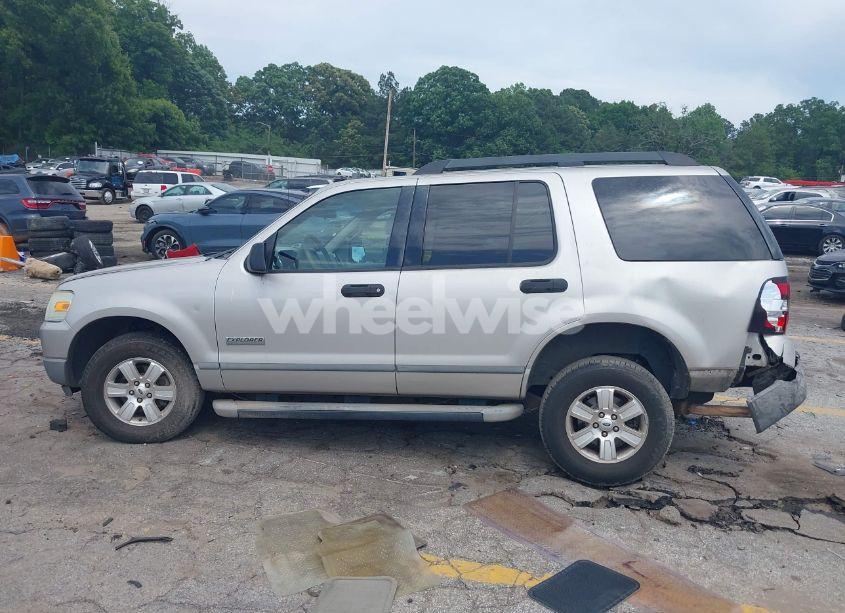 Photo 14 of 2006 Ford Explorer XLS (VIN 1FMEU62E56UA33188)