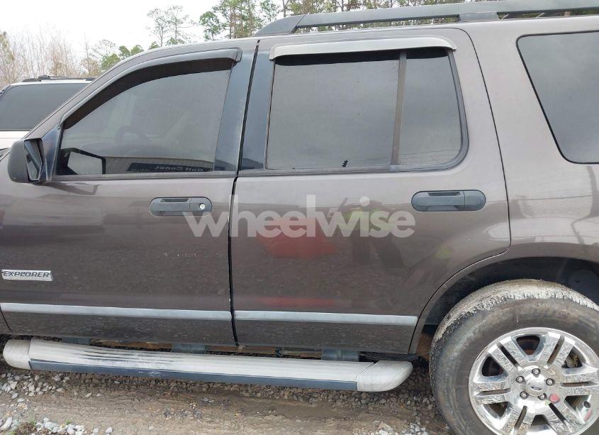Photo 14 of 2006 Ford Explorer XLS (VIN 1FMEU62E76UA92212)