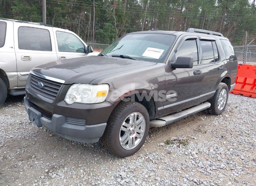 Photo 2 of 2006 Ford Explorer XLS (VIN 1FMEU62E76UA92212)