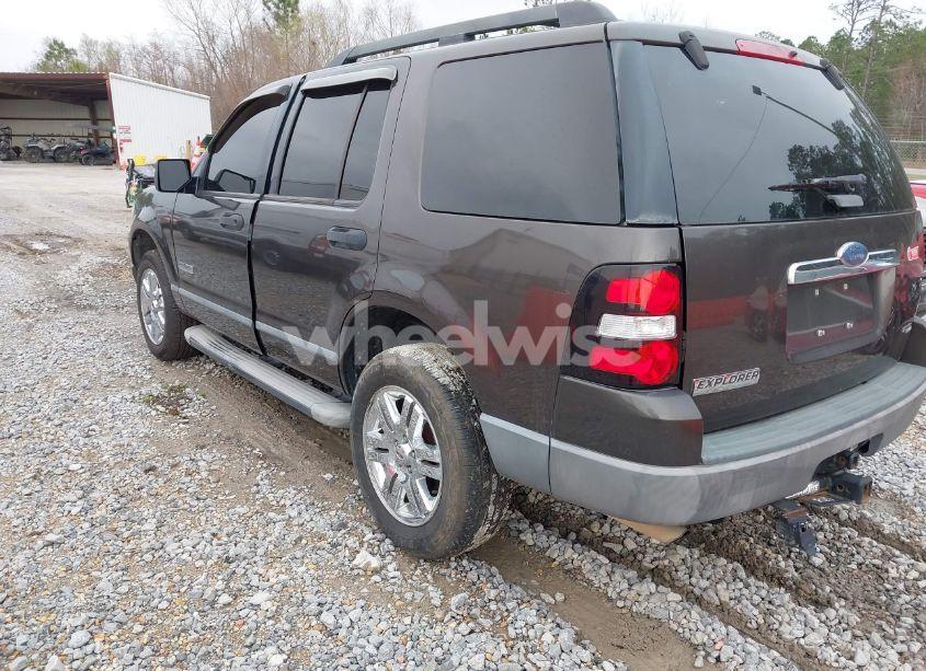 Photo 3 of 2006 Ford Explorer XLS (VIN 1FMEU62E76UA92212)
