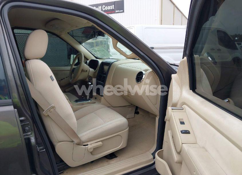 Photo 5 of 2006 Ford Explorer XLS (VIN 1FMEU62E76UA92212)