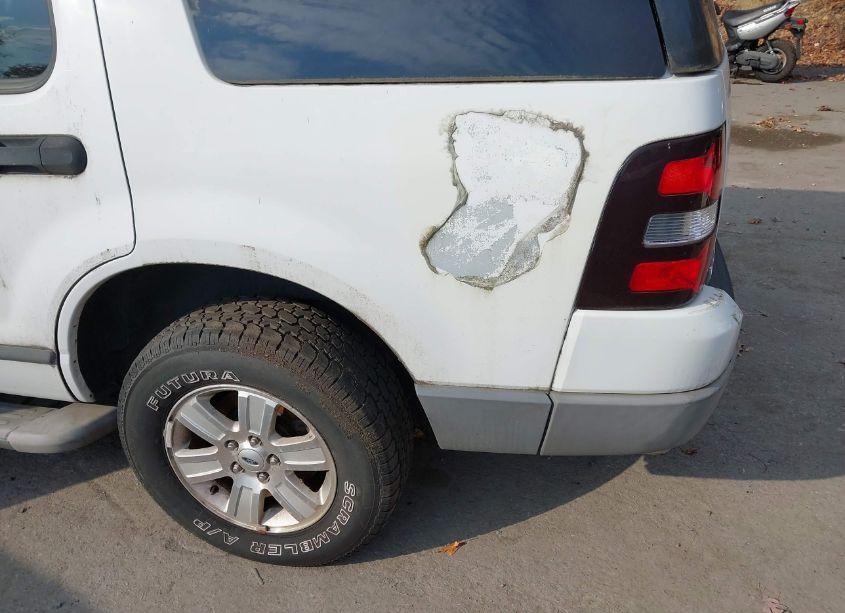 Photo 13 of 2006 Ford Explorer XLS (VIN 1FMEU62E86UA68565)