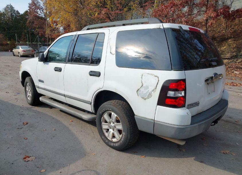 Photo 3 of 2006 Ford Explorer XLS (VIN 1FMEU62E86UA68565)