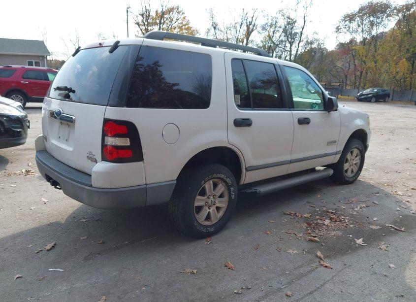 Photo 4 of 2006 Ford Explorer XLS (VIN 1FMEU62E86UA68565)