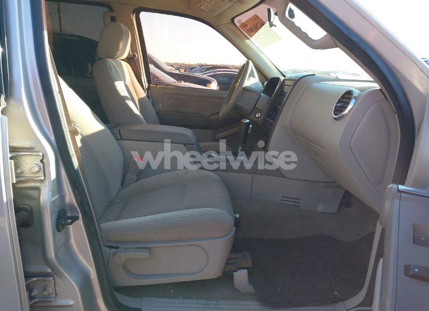 Photo 5 of 2006 Ford Explorer XLS (VIN 1FMEU62E96ZA09656)