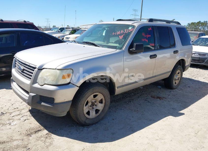 Photo 2 of 2006 Ford Explorer XLS (VIN 1FMEU62EX6UA48060)