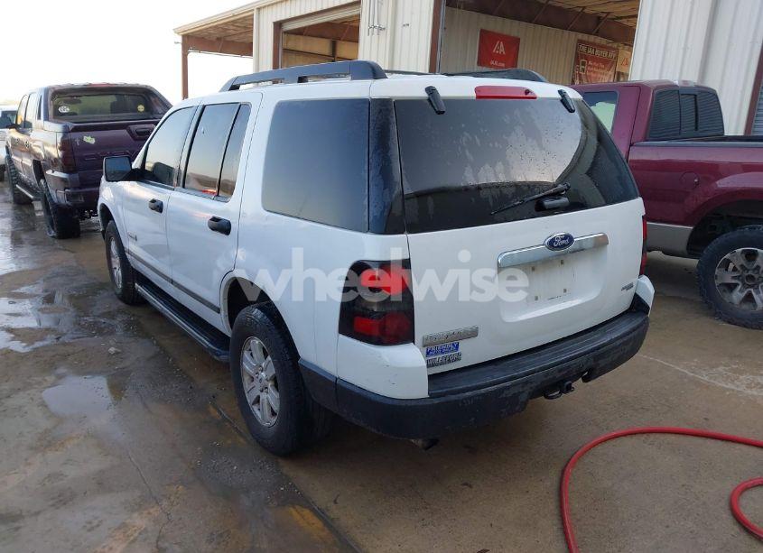 Photo 3 of 2006 Ford Explorer XLS (VIN 1FMEU62EX6ZA02330)
