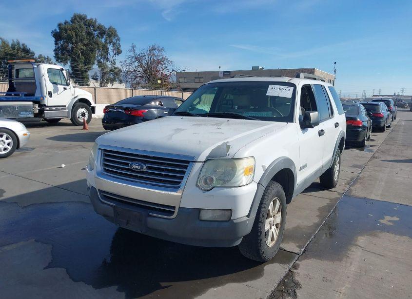 Photo 2 of 2006 Ford Explorer XLT (VIN 1FMEU63866UB58130)