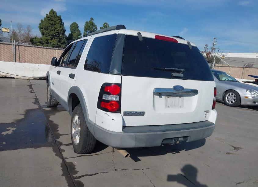 Photo 3 of 2006 Ford Explorer XLT (VIN 1FMEU63866UB58130)