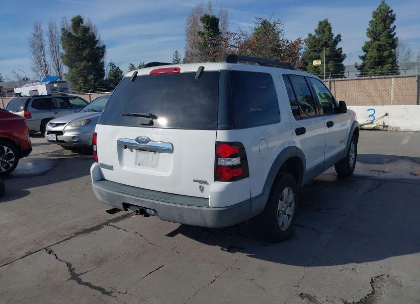Photo 4 of 2006 Ford Explorer XLT (VIN 1FMEU63866UB58130)