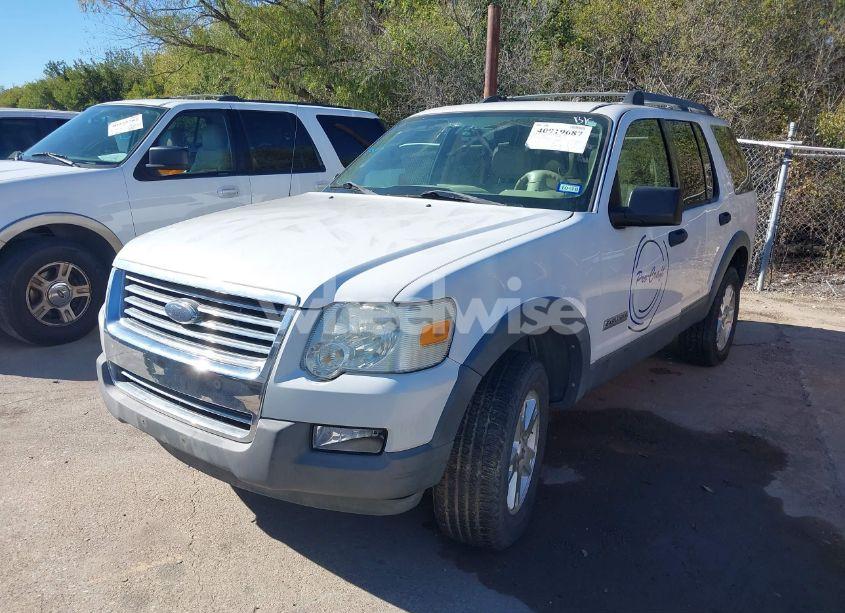 Photo 2 of 2006 Ford Explorer XLT (VIN 1FMEU63E06UA20850)