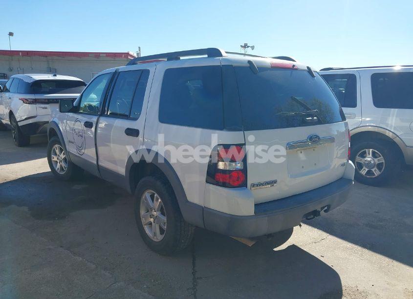 Photo 3 of 2006 Ford Explorer XLT (VIN 1FMEU63E06UA20850)