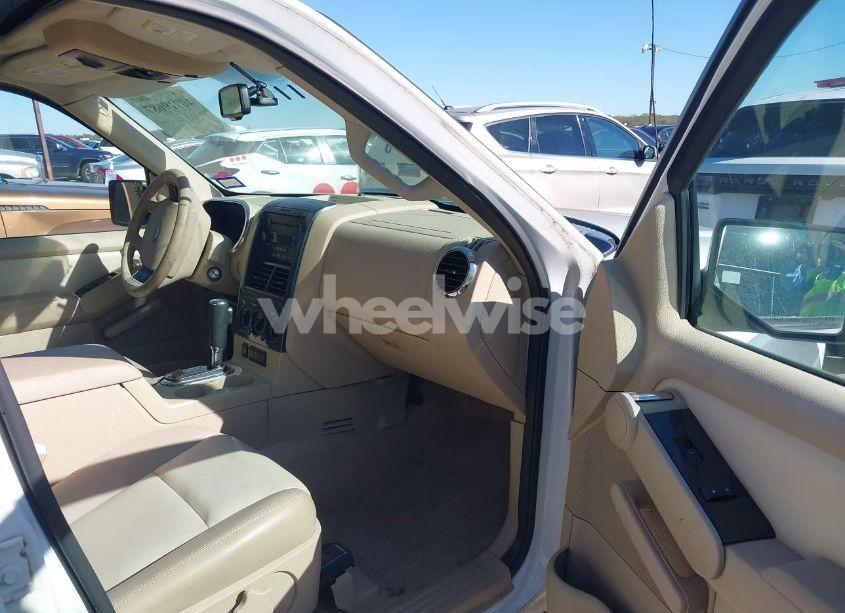 Photo 5 of 2006 Ford Explorer XLT (VIN 1FMEU63E06UA20850)